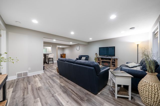 907 N Sandalwood Circle 71, Muskegon, MI 49441