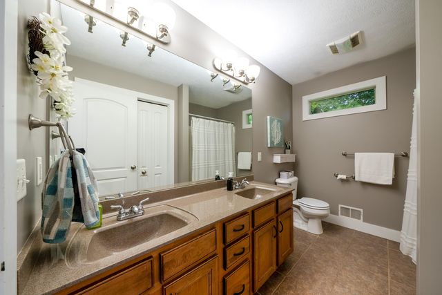 907 N Sandalwood Circle 71, Muskegon, MI 49441