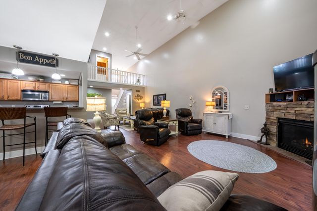 907 N Sandalwood Circle 71, Muskegon, MI 49441