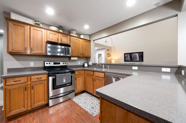 907 N Sandalwood Circle 71, Muskegon, MI 49441