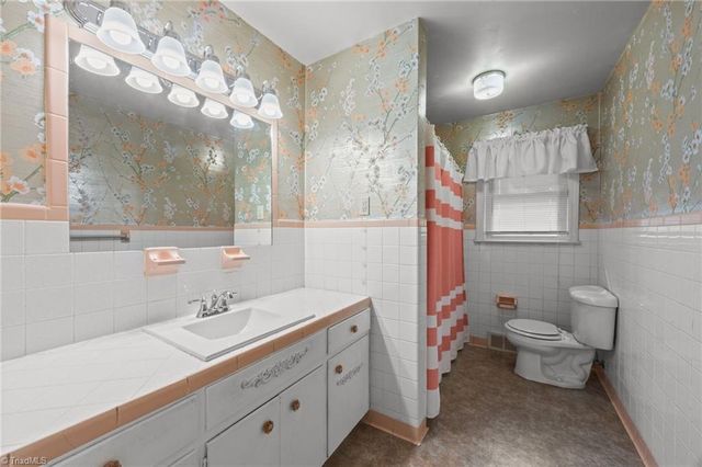 4016 Yarbrough Avenue, Winston-salem, NC 27106