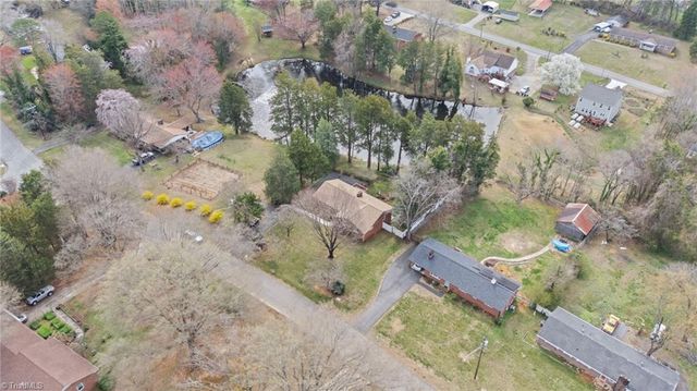 4016 Yarbrough Avenue, Winston-salem, NC 27106