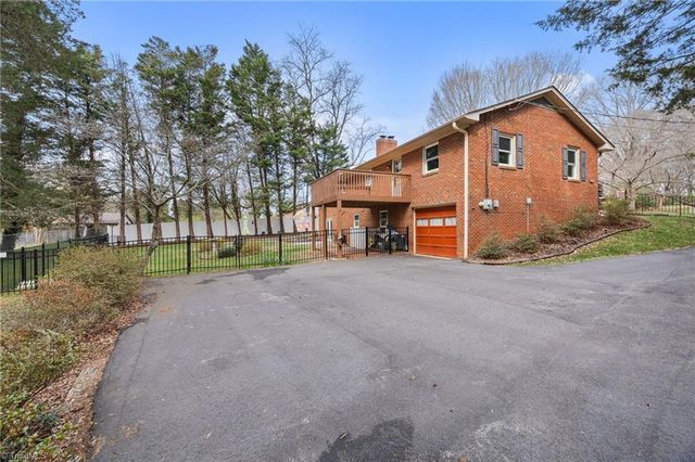 4016 Yarbrough Avenue, Winston-salem, NC 27106