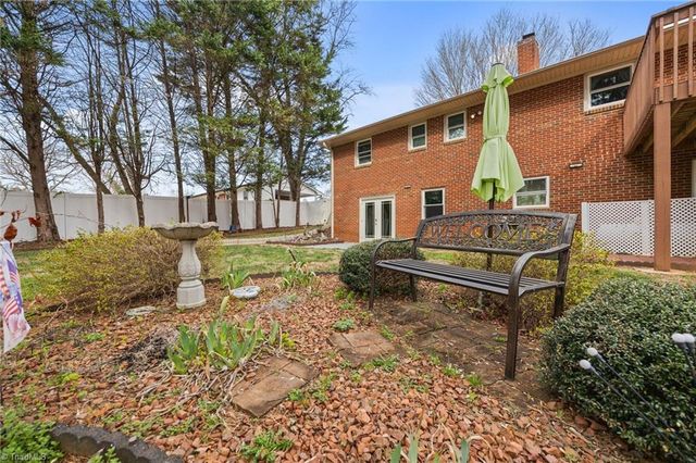 4016 Yarbrough Avenue, Winston-salem, NC 27106