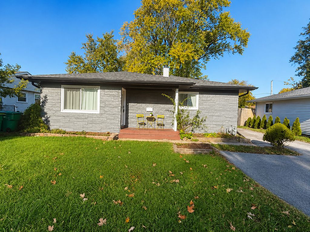 362 Marion Court, Wheeling, IL 60090