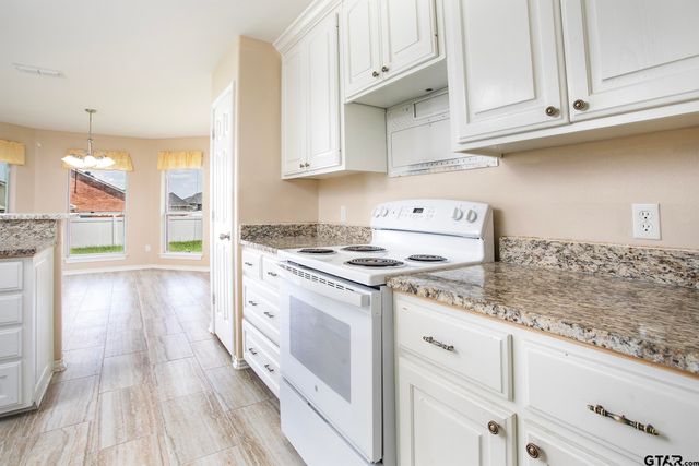 550 Spencer Lane, Tyler, TX 75704
