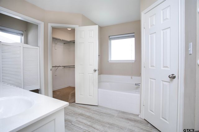 550 Spencer Lane, Tyler, TX 75704