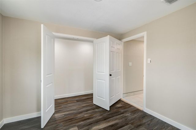 418 S Kansas Street, La Porte, TX 77571