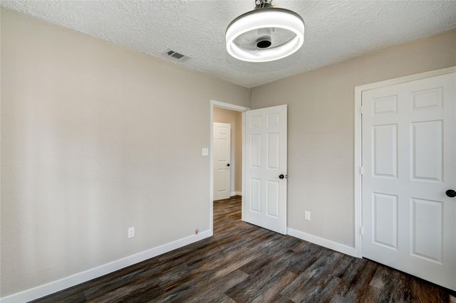 418 S Kansas Street, La Porte, TX 77571