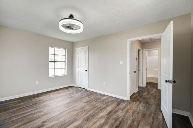 418 S Kansas Street, La Porte, TX 77571