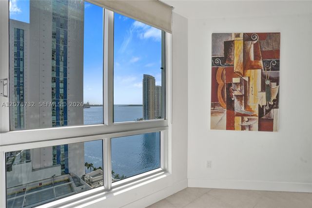 300 S Biscayne Blvd T-1816, Miami, FL 33131
