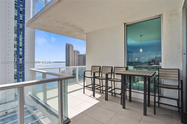 300 S Biscayne Blvd T-1816, Miami, FL 33131
