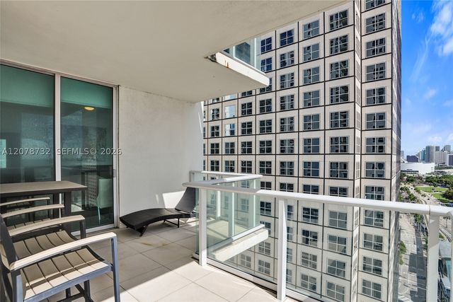 300 S Biscayne Blvd T-1816, Miami, FL 33131