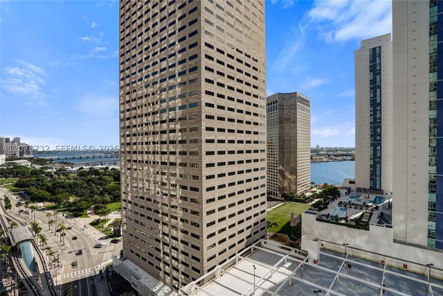 300 S Biscayne Blvd T-1816, Miami, FL 33131