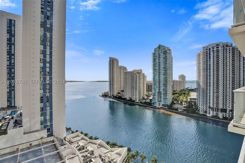 300 S Biscayne Blvd T-1816, Miami, FL 33131