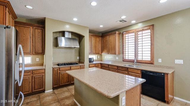 7015 W SOUTHGATE Avenue, Phoenix, AZ 85043