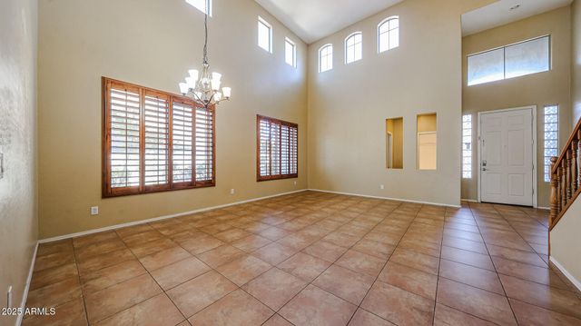 7015 W SOUTHGATE Avenue, Phoenix, AZ 85043