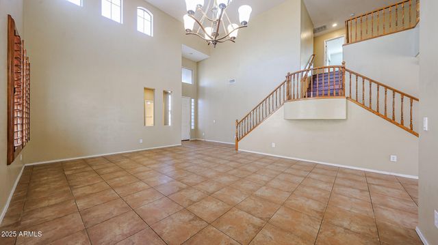 7015 W SOUTHGATE Avenue, Phoenix, AZ 85043