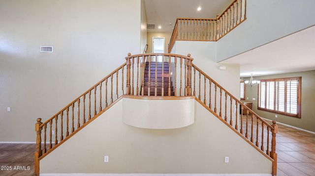 7015 W SOUTHGATE Avenue, Phoenix, AZ 85043