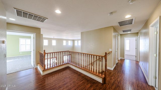 7015 W SOUTHGATE Avenue, Phoenix, AZ 85043