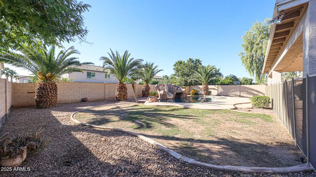 7015 W SOUTHGATE Avenue, Phoenix, AZ 85043