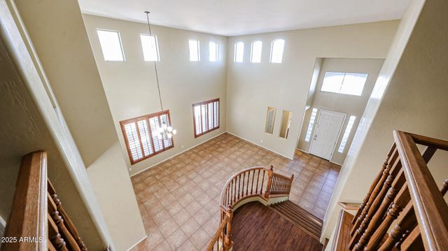 7015 W SOUTHGATE Avenue, Phoenix, AZ 85043