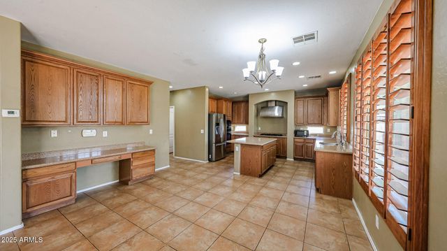 7015 W SOUTHGATE Avenue, Phoenix, AZ 85043