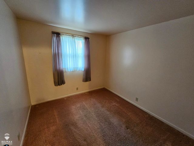 1301 Whitehaven Court, Owosso, MI 48867