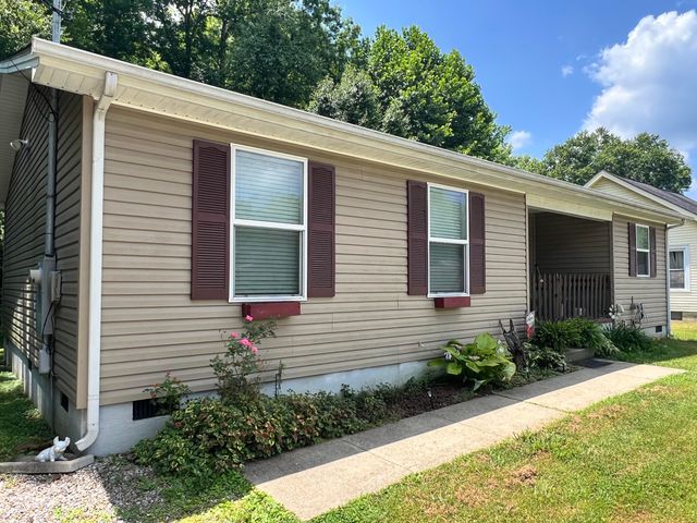 660 Glenn Avenue, West Liberty, KY 41472