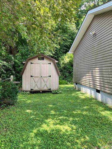 660 Glenn Avenue, West Liberty, KY 41472