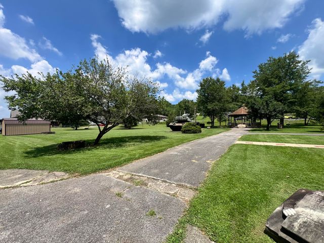 660 Glenn Avenue, West Liberty, KY 41472
