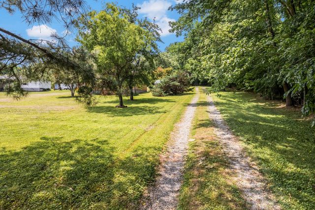 7898 Highway 41, N, Adams, TN 37010