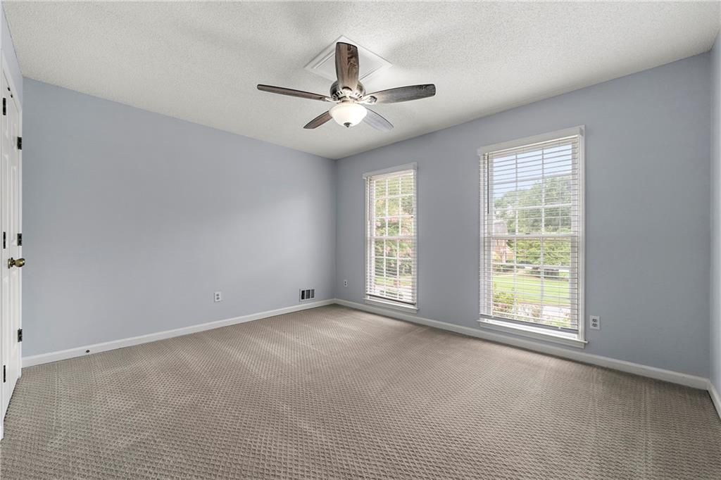 Image 17 of property listing at 125 Sandridge Court, Alpharetta, GA 30022