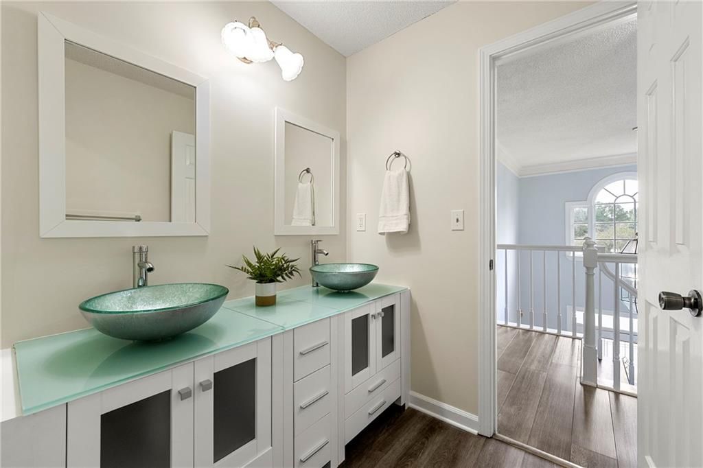 Image 23 of property listing at 125 Sandridge Court, Alpharetta, GA 30022