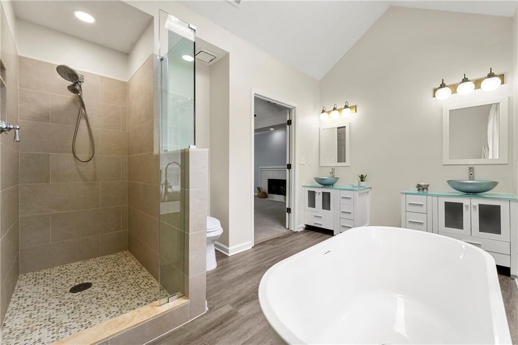 Image 27 of property listing at 125 Sandridge Court, Alpharetta, GA 30022