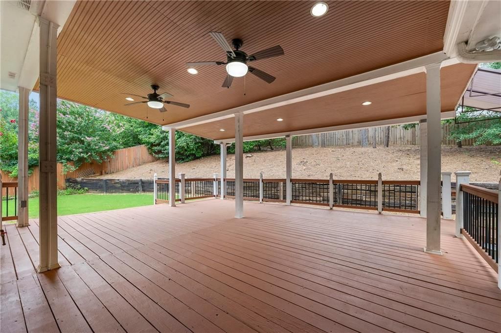 Image 31 of property listing at 125 Sandridge Court, Alpharetta, GA 30022