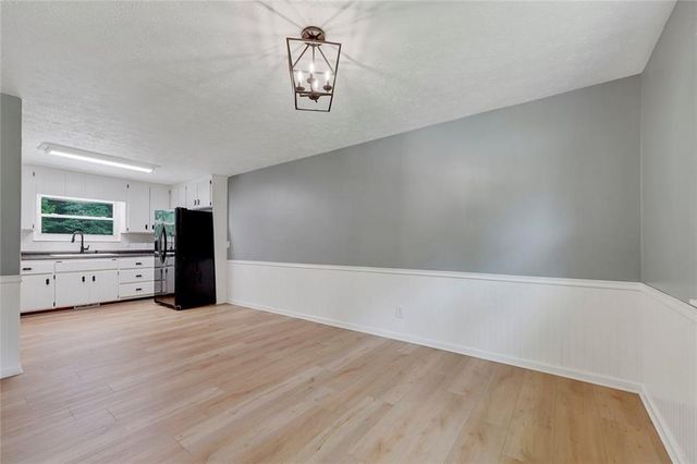 212 Foothill Drive, Woodstock, GA 30188