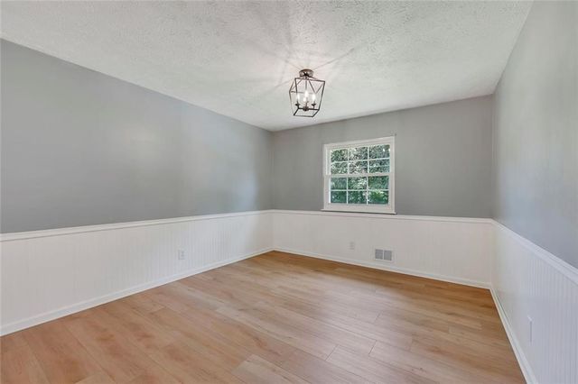 212 Foothill Drive, Woodstock, GA 30188