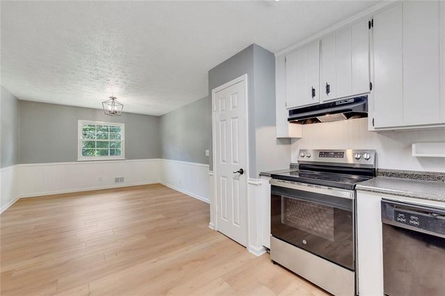 212 Foothill Drive, Woodstock, GA 30188
