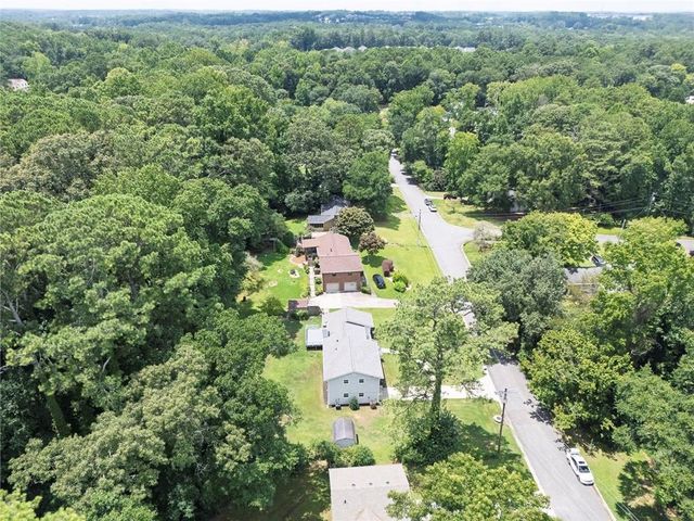 212 Foothill Drive, Woodstock, GA 30188
