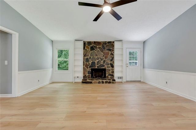 212 Foothill Drive, Woodstock, GA 30188