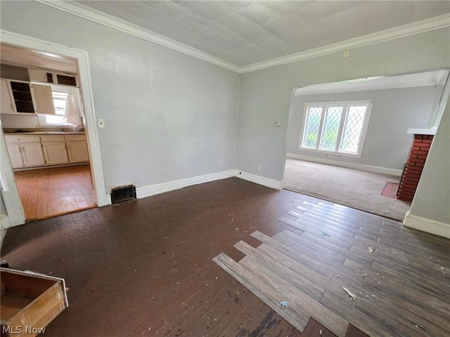 10605 Grace Avenue, Garfield Heights, OH 44125