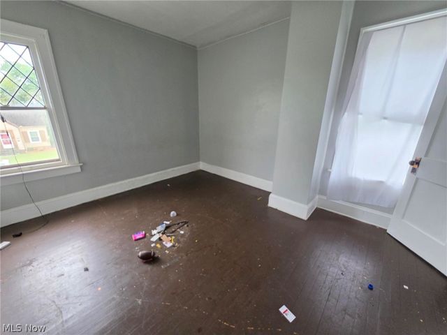 10605 Grace Avenue, Garfield Heights, OH 44125