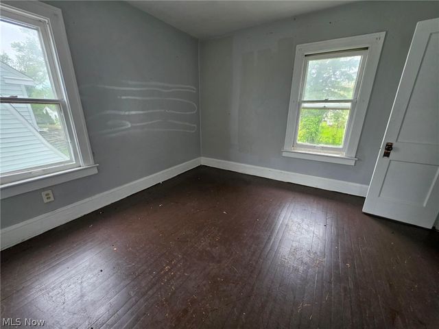 10605 Grace Avenue, Garfield Heights, OH 44125