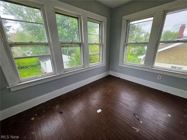 10605 Grace Avenue, Garfield Heights, OH 44125