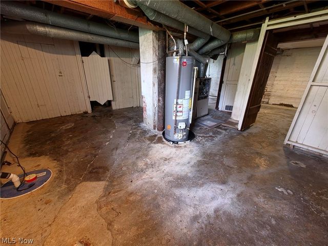 10605 Grace Avenue, Garfield Heights, OH 44125