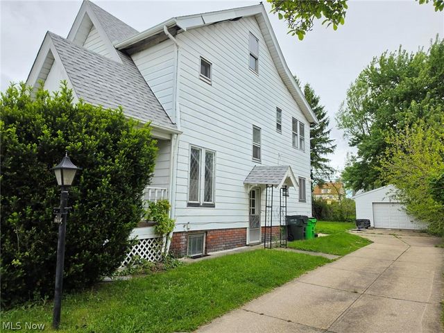 10605 Grace Avenue, Garfield Heights, OH 44125