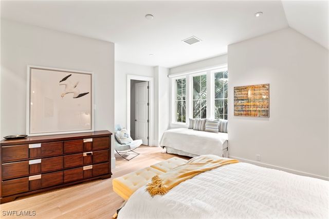 12 6th ST S, Naples, FL 34102