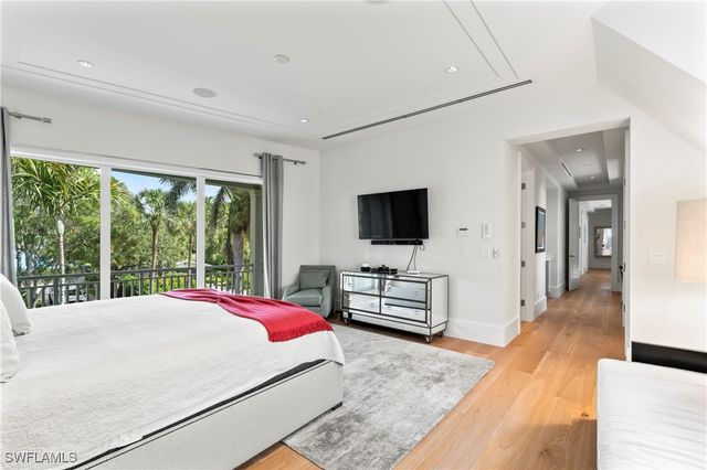 12 6th ST S, Naples, FL 34102