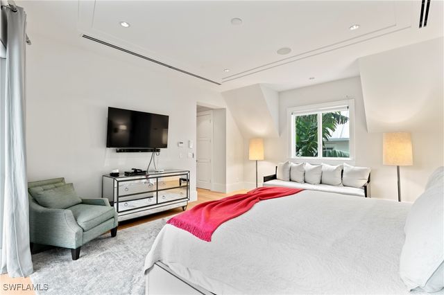 12 6th ST S, Naples, FL 34102